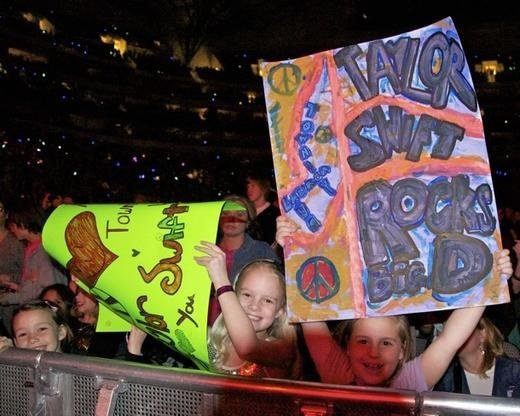 Taylor Swift — March 11 - Dallas, Texas — photo 2