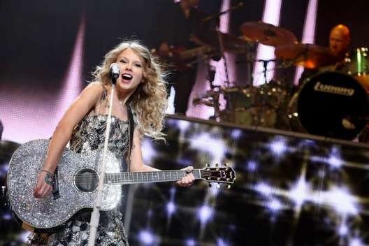 Taylor Swift — March 18 - Philadelphia, Pennsylvania — photo 16