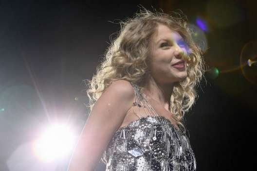Taylor Swift — March 18 - Philadelphia, Pennsylvania — photo 27