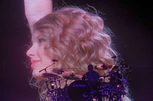 Taylor Swift — March 18 - Philadelphia, Pennsylvania — photo 28
