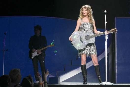 Taylor Swift — March 18 - Philadelphia, Pennsylvania — photo 30