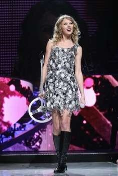 Taylor Swift — March 18 - Philadelphia, Pennsylvania — photo 32
