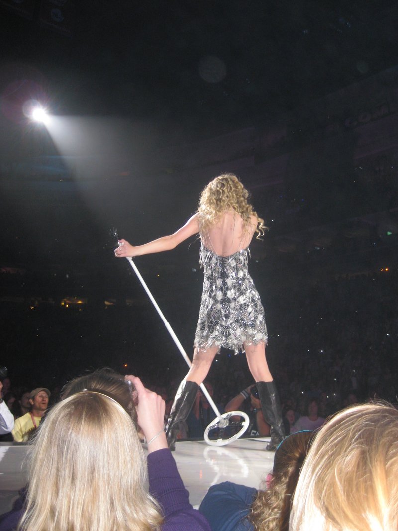 Taylor Swift — March 18 - Philadelphia, Pennsylvania — photo 57