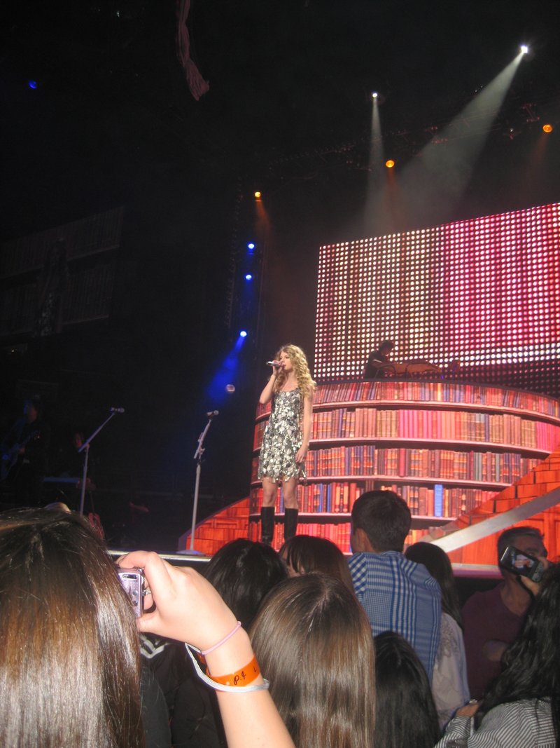 Taylor Swift — March 18 - Philadelphia, Pennsylvania — photo 58