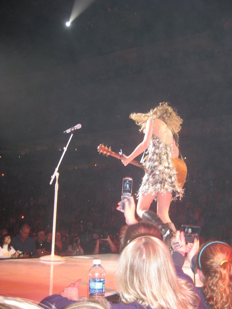 Taylor Swift — March 18 - Philadelphia, Pennsylvania — photo 60