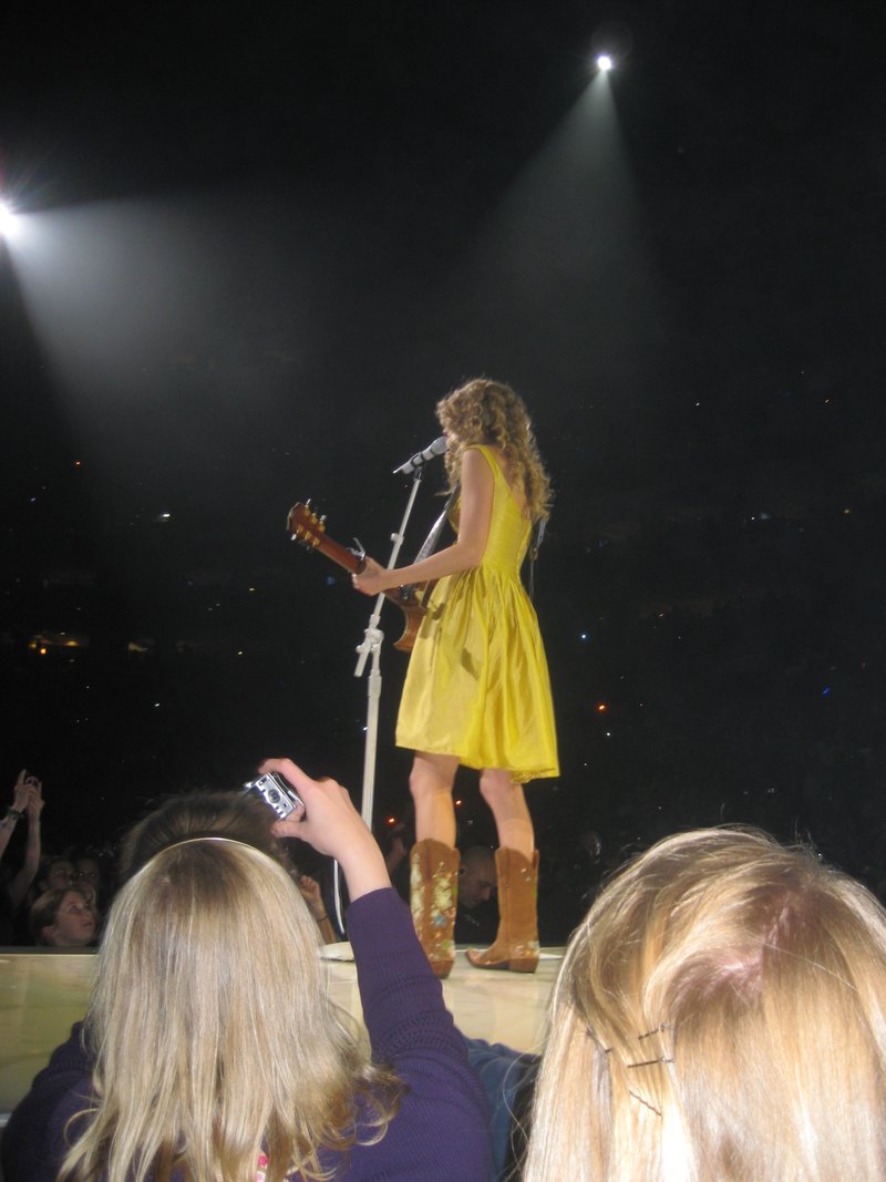 Taylor Swift — March 18 - Philadelphia, Pennsylvania — photo 70