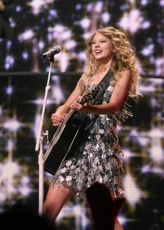 Taylor Swift — March 26 - Detroit, Michigan — photo 8