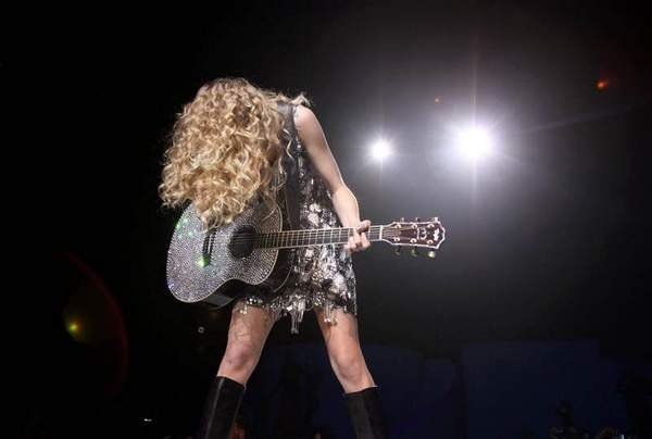 Taylor Swift — March 26 - Detroit, Michigan — photo 11