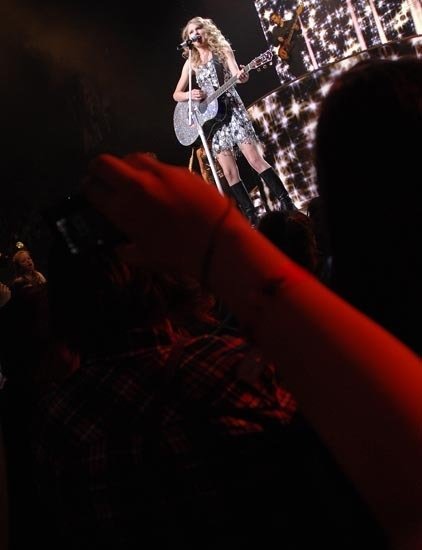 Taylor Swift — March 26 - Detroit, Michigan — photo 27