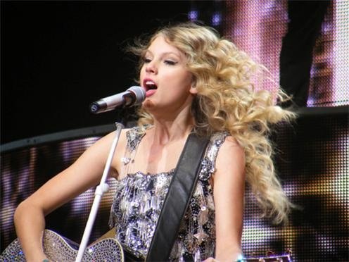 Taylor Swift — March 27 - Detroit, Michigan — photo 4