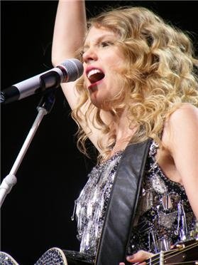 Taylor Swift — March 27 - Detroit, Michigan — photo 6