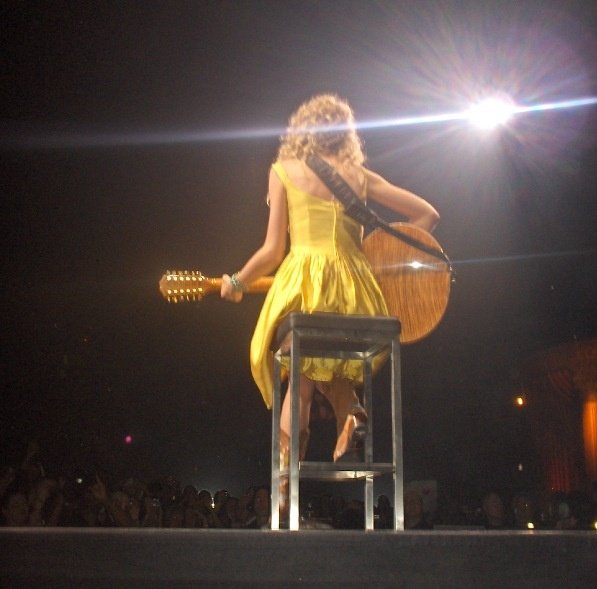 Taylor Swift — March 27 - Detroit, Michigan — photo 13