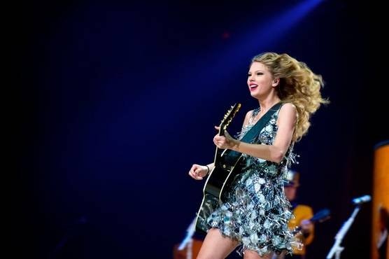 Taylor Swift — March 28 - Cincinnati, Ohio — photo 2