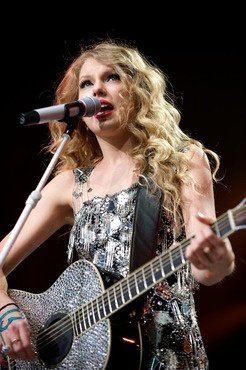Taylor Swift — March 28 - Cincinnati, Ohio — photo 9