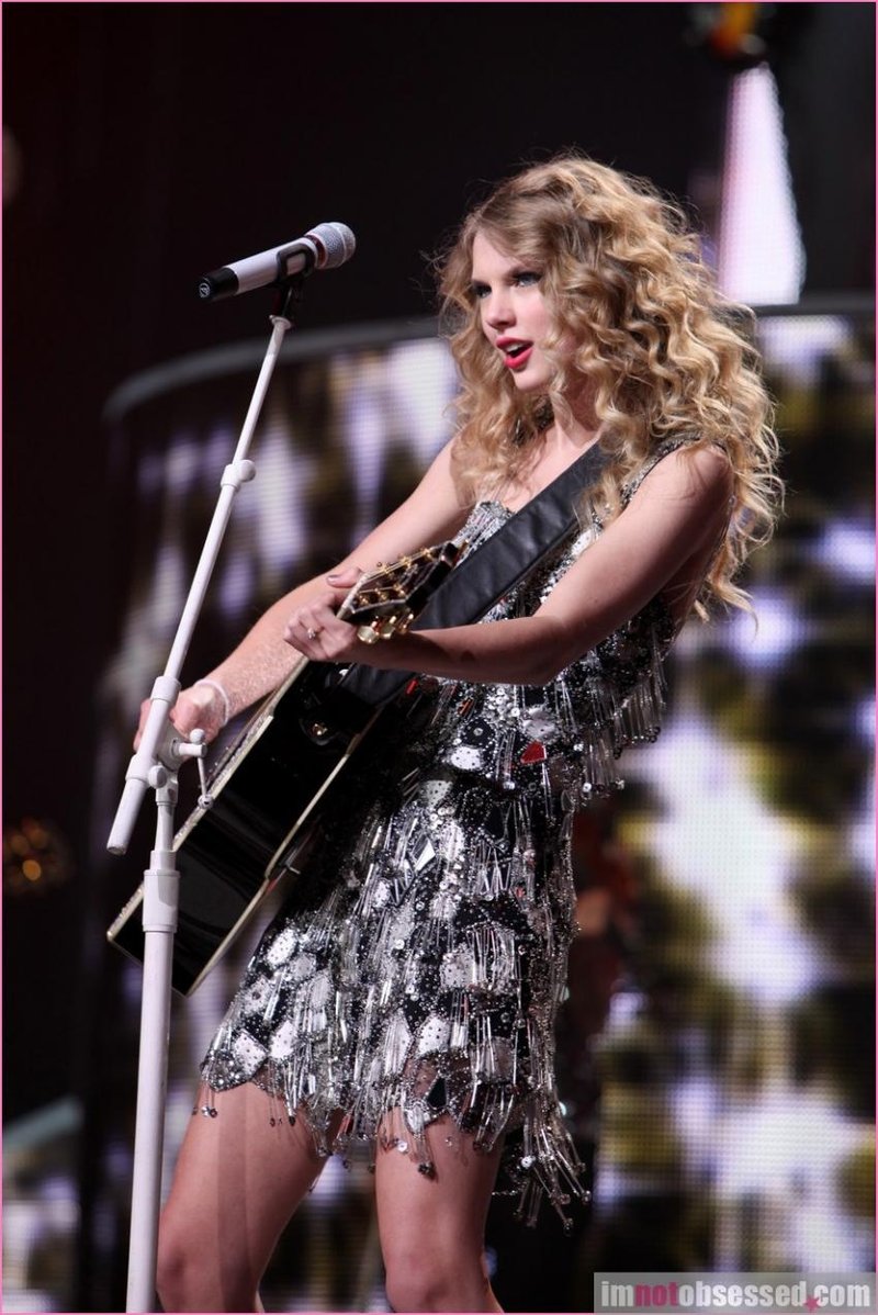 Taylor Swift — March 28 - Cincinnati, Ohio — photo 18