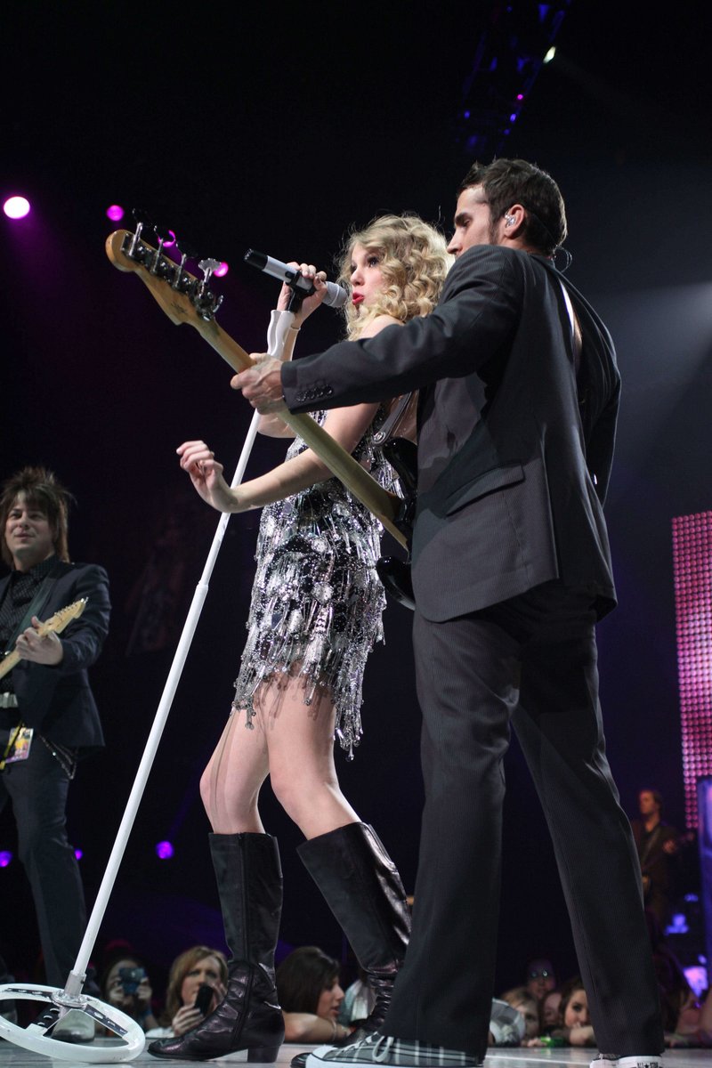 Taylor Swift — March 28 - Cincinnati, Ohio — photo 55