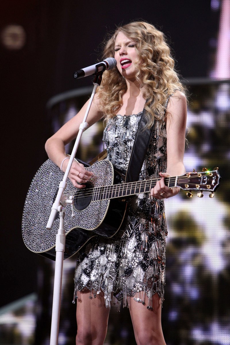Taylor Swift — March 28 - Cincinnati, Ohio — photo 80