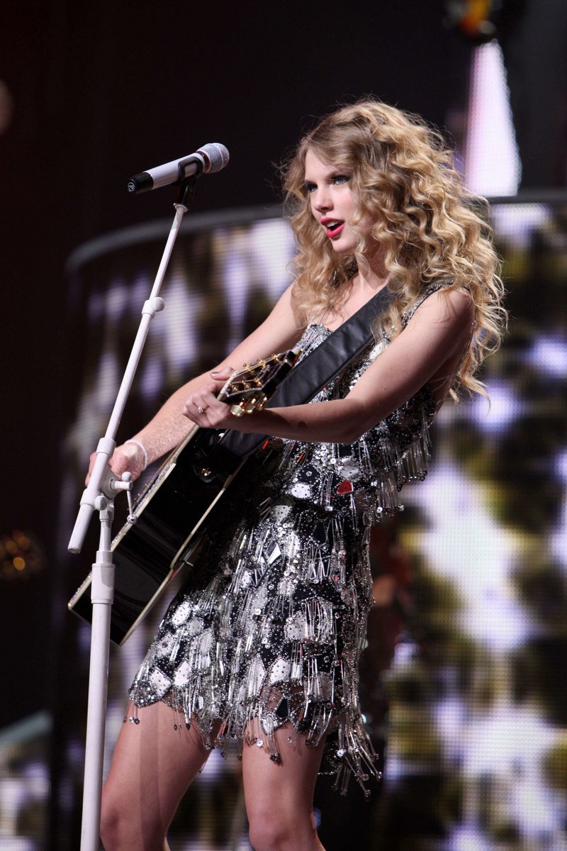 Taylor Swift — March 28 - Cincinnati, Ohio — photo 82