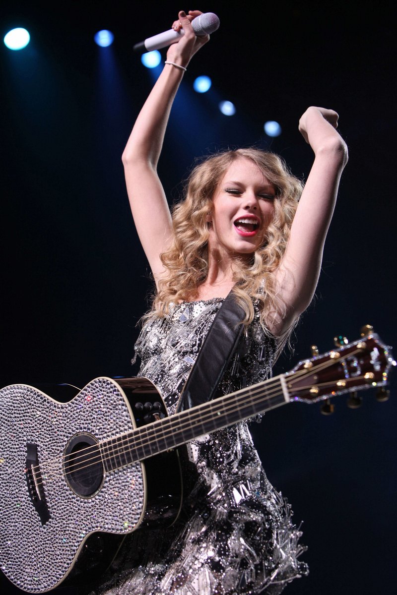 Taylor Swift — March 28 - Cincinnati, Ohio — photo 85