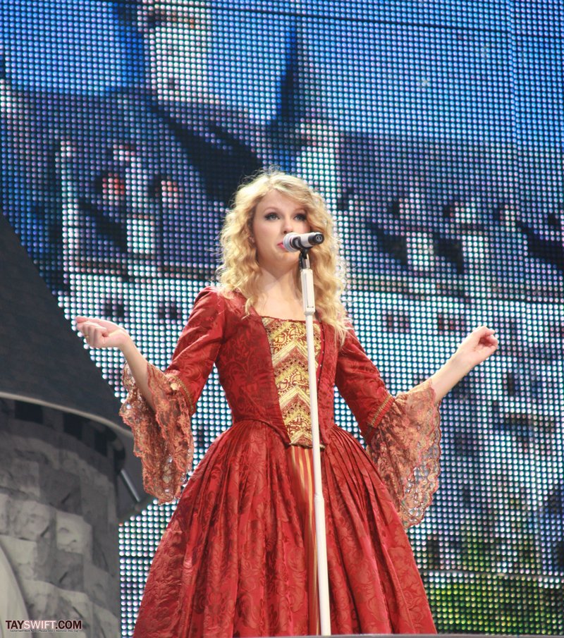 Taylor Swift — March 4 - Tampa, Florida — photo 12