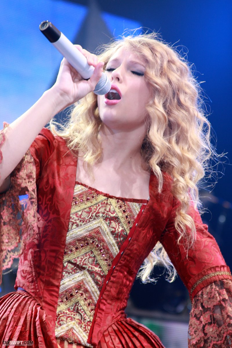 Taylor Swift — March 4 - Tampa, Florida — photo 14