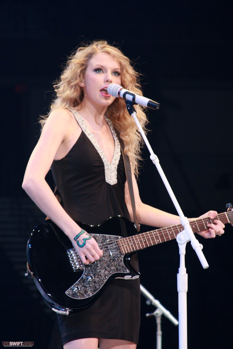 Taylor Swift — March 4 - Tampa, Florida — photo 28