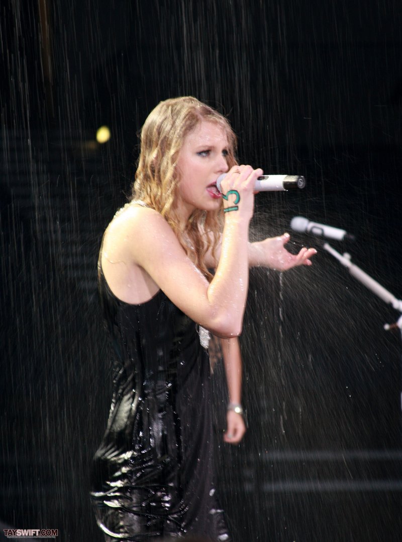 Taylor Swift — March 4 - Tampa, Florida — photo 32