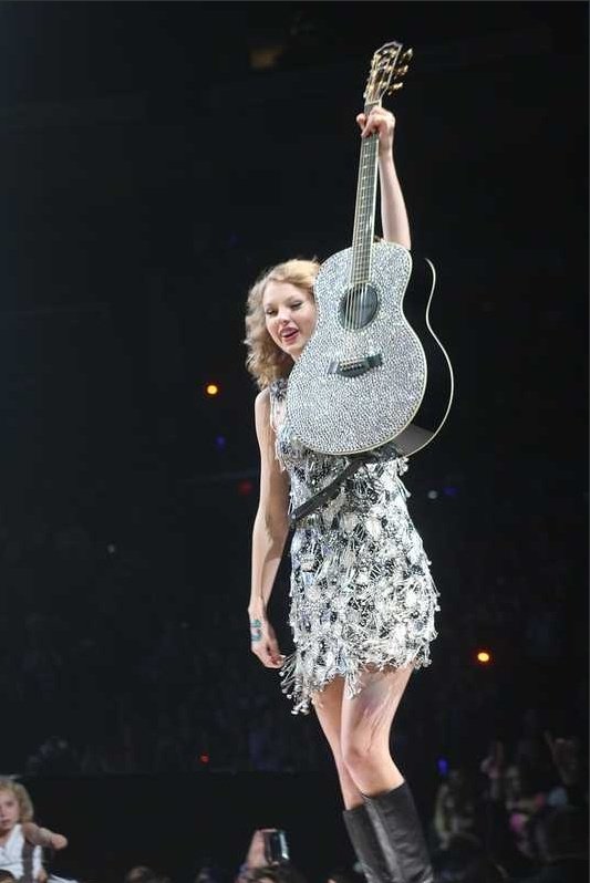 Taylor Swift — March 7 - Sunrise, Florida — photo 17