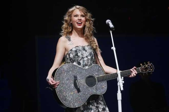 Taylor Swift — March 7 - Sunrise, Florida — photo 18