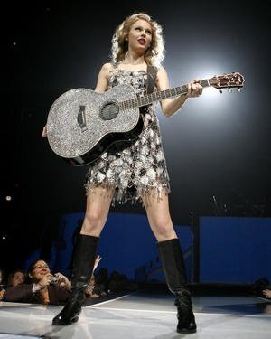 Taylor Swift — March 7 - Sunrise, Florida — photo 22