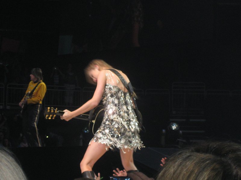 Taylor Swift — May 13 - Newark, New Jersey — photo 4