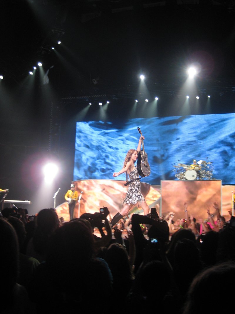 Taylor Swift — May 13 - Newark, New Jersey — photo 5