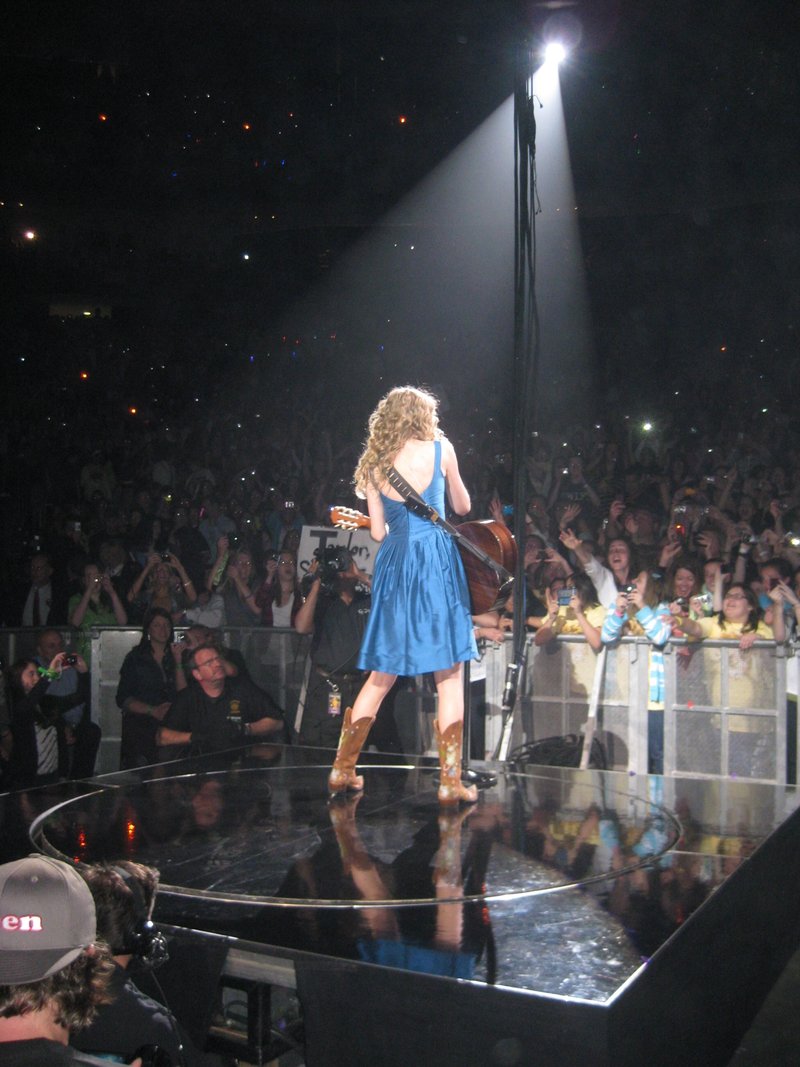 Taylor Swift — May 13 - Newark, New Jersey — photo 19