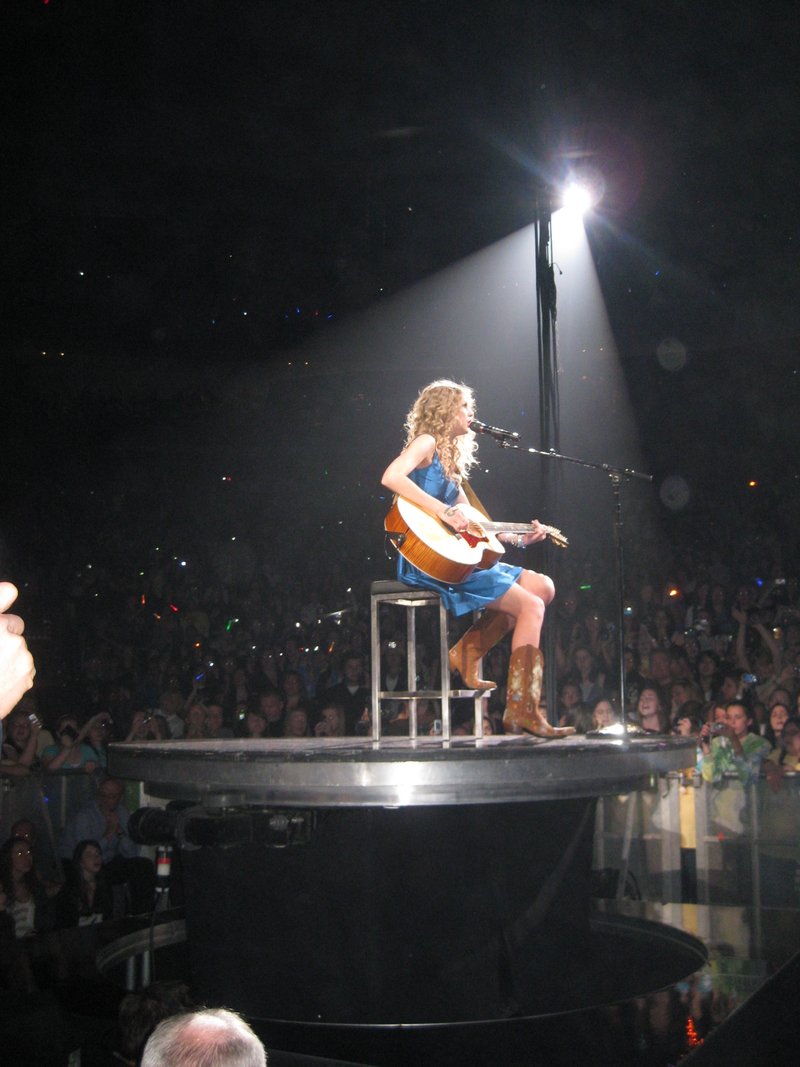 Taylor Swift — May 13 - Newark, New Jersey — photo 24