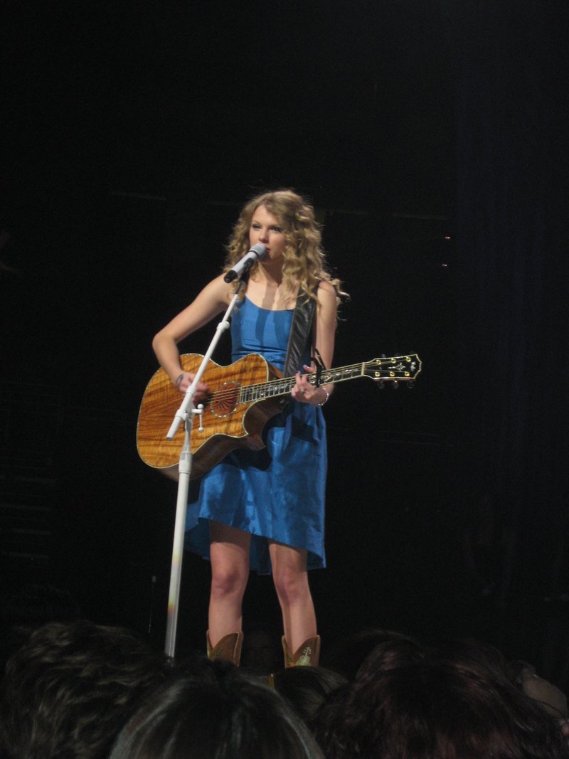 Taylor Swift — May 13 - Newark, New Jersey — photo 27