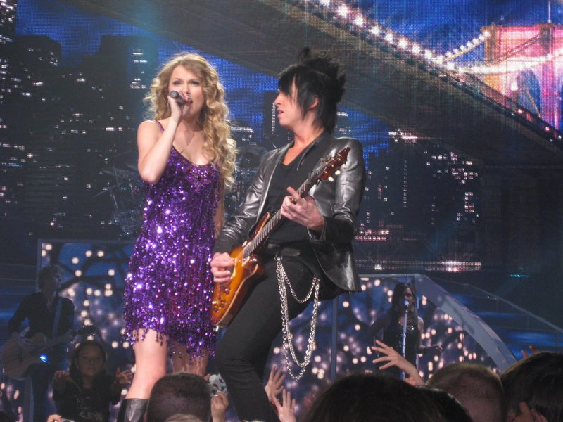 Taylor Swift — May 13 - Newark, New Jersey — photo 29
