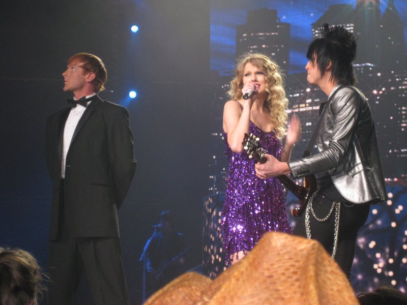 Taylor Swift — May 13 - Newark, New Jersey — photo 30