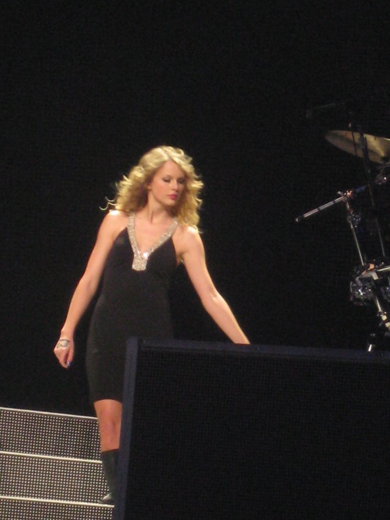 Taylor Swift — May 13 - Newark, New Jersey — photo 58