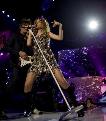Taylor Swift — May 25 - Houston, Texas — photo 19