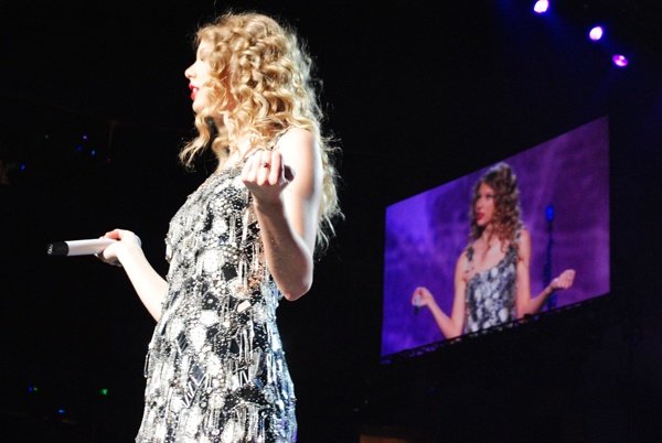 Taylor Swift — May 26 - Houston, Texas — photo 1