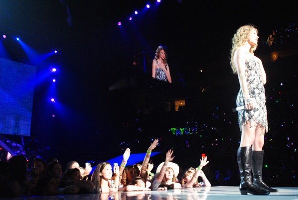 Taylor Swift — May 26 - Houston, Texas — photo 6