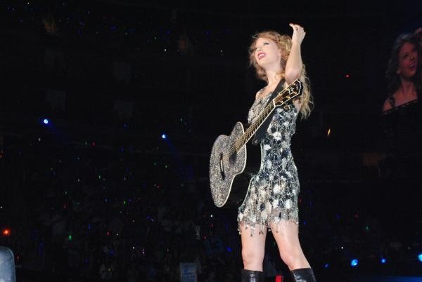 Taylor Swift — May 26 - Houston, Texas — photo 16