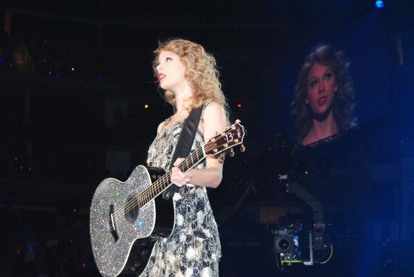 Taylor Swift — May 26 - Houston, Texas — photo 17