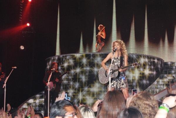 Taylor Swift — May 26 - Houston, Texas — photo 21