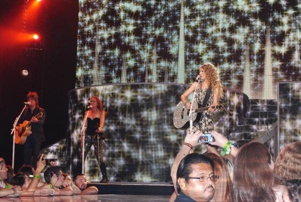 Taylor Swift — May 26 - Houston, Texas — photo 26