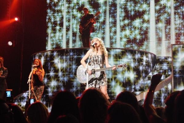 Taylor Swift — May 26 - Houston, Texas — photo 27