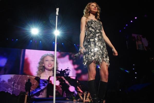 Taylor Swift — May 26 - Houston, Texas — photo 43