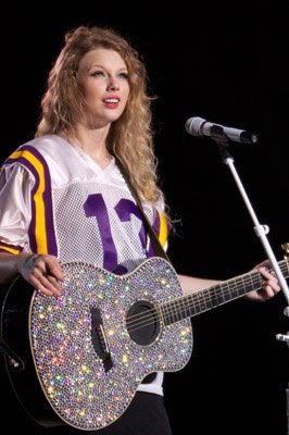 Taylor Swift — May 29 - Baton Rouge, Louisiana (Bayou Country Superfest) — photo 20