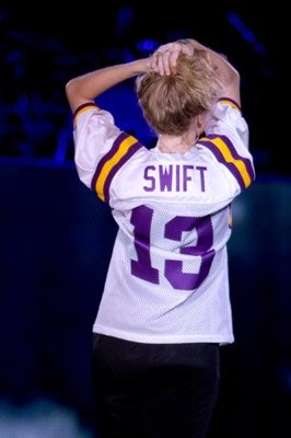 Taylor Swift — May 29 - Baton Rouge, Louisiana (Bayou Country Superfest) — photo 21