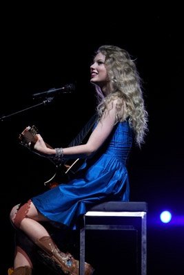 Taylor Swift — May 29 - Baton Rouge, Louisiana (Bayou Country Superfest) — photo 40